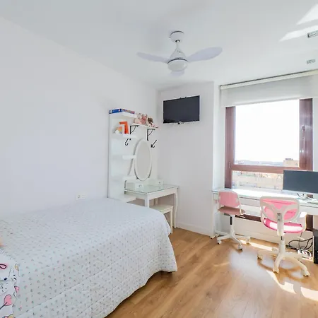 Cubo's Apartamento Teatinos & Parking Lägenhet