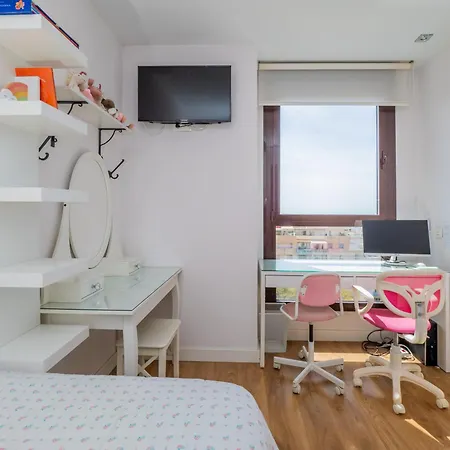 Lägenhet Cubo's Apartamento Teatinos & Parking