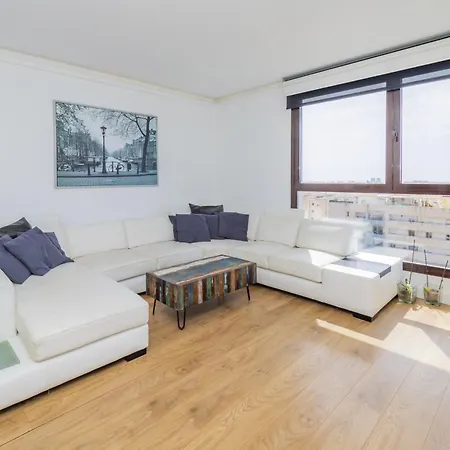 Lägenhet Cubo's Apartamento Teatinos & Parking